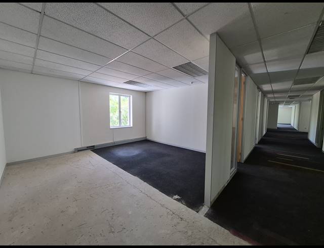 565M² OFFICE TO LET IN SANDTON CENTRAL